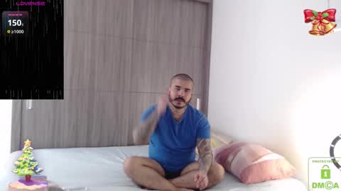 Snapshot of sweetdesires_ chatting on 01.10.26 online show from 01.10.26