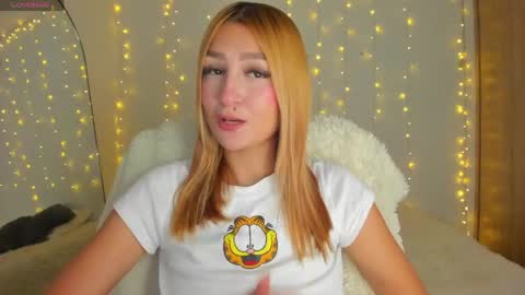 Snapshot of sweetdestiny_ chatting on 05.25.26 natalia online show from 05.25.26