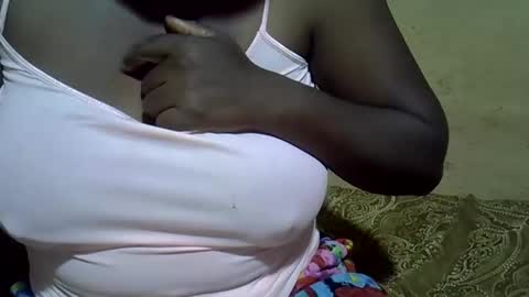 Snapshot of sweetdivah2 chatting on 02.06.26 divinah online show from 02.06.26