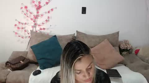 Snapshot of sweetfantasyy69 chatting on 07.22.26 sweef online show from 07.22.26