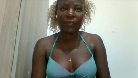 Snapshot of sweetfel chatting on 04.15.26 sweetfel online show from 04.15.26