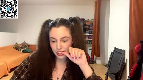 Snapshot of sweetfenomen67 chatting on 06.04.26 Joanna online show from 06.04.26