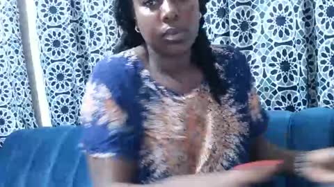 Snapshot of sweetgal11 chatting on 12.21.25 sweetgal11 online show from 12.21.25