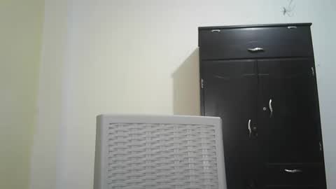 Victoria Santos online show from 12.29.24