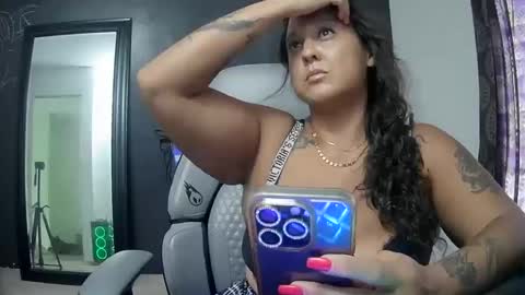 Snapshot of sweethawaiiantea808 chatting on 10.14.25 Tina online show from 10.14.25