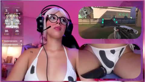 Snapshot of sweetie_cloe chatting on 10.17.25 sweetie_cloe online show from 10.17.25