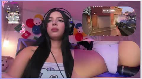 Snapshot of sweetie_cloe chatting on 06.12.26 sweetie_cloe online show from 06.12.26
