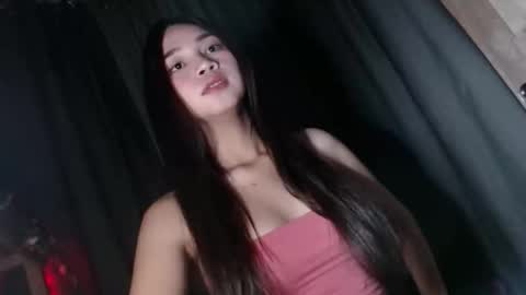 Snapshot of sweetiecum_tina chatting on 12.17.25 sweetiecum_tina online show from 12.17.25