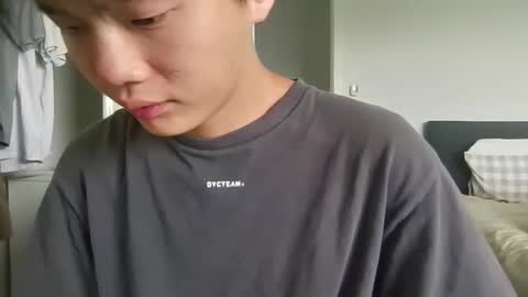 Snapshot of sweetiepuppy421 chatting on 12.23.25 sweetiepuppy421 online show from 12.23.25