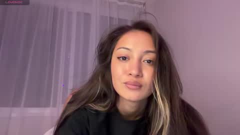 Snapshot of sweetiesoul chatting on 11.11.25 sweetiesoul online show from 11.11.25