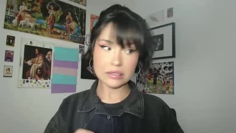 Snapshot of sweetjess01 chatting on 12.11.24 SweetJess online show from 12.11.24