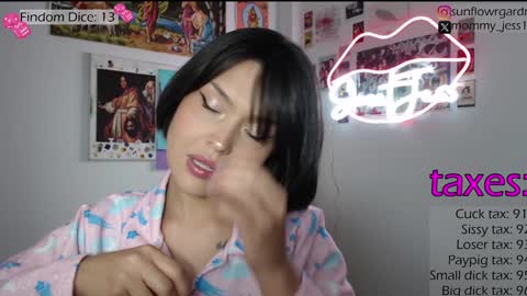 Snapshot of sweetjess01 chatting on 12.31.24 SweetJess online show from 12.31.24