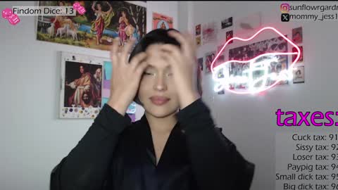 Snapshot of sweetjess01 chatting on 01.06.25 SweetJess online show from 01.06.25