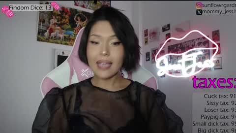 Snapshot of sweetjess01 chatting on 01.12.25 SweetJess online show from 01.12.25