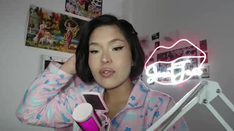 Snapshot of sweetjess01 chatting on 02.06.25 SweetJess online show from 02.06.25