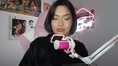 Snapshot of sweetjess01 chatting on 02.17.25 SweetJess online show from 02.17.25