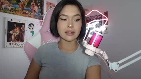 Snapshot of sweetjess01 chatting on 02.21.25 SweetJess online show from 02.21.25