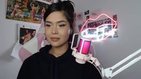 Snapshot of sweetjess01 chatting on 03.04.25 SweetJess online show from 03.04.25