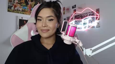 Snapshot of sweetjess01 chatting on 03.04.25 SweetJess online show from 03.04.25