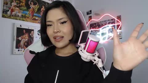 Snapshot of sweetjess01 chatting on 03.11.25 SweetJess online show from 03.11.25