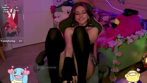 Snapshot of sweetjinks chatting on 10.03.25 .  Felin  . online show from 10.03.25