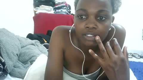 Snapshot of sweetkittey chatting on 06.17.26 sweetkittey online show from 06.17.26