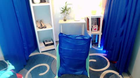 Snapshot of sweetladyapril chatting on 06.13.26 dessiree online show from 06.13.26