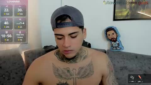 Snapshot of sweetlatinoboy chatting on 06.11.26 SWEETLATINBOY online show from 06.11.26