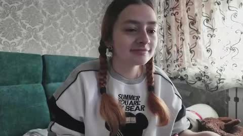 Snapshot of sweetliaison chatting on 04.14.26 sweetliaison online show from 04.14.26