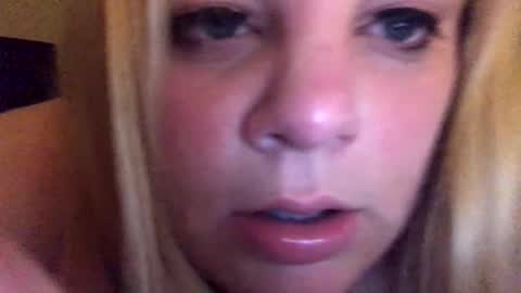Snapshot of sweetlisa92 chatting on 12.22.24 Lisa  online show from 12.22.24