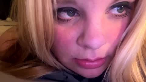 Snapshot of sweetlisa92 chatting on 01.07.25 Lisa  online show from 01.07.25