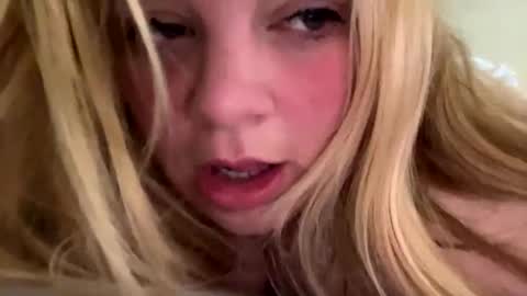 Snapshot of sweetlisa92 chatting on 02.21.25 Lisa  online show from 02.21.25