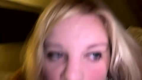 Snapshot of sweetlisa92 chatting on 10.20.25 Lisa  online show from 10.20.25