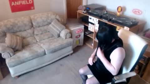 Snapshot of sweetlouise69 chatting on 11.27.25 sweetlouise69 online show from 11.27.25