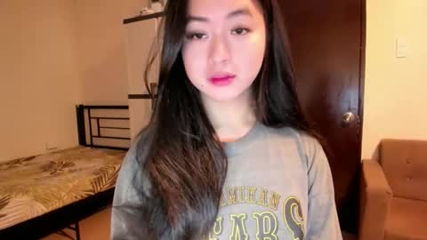 Snapshot of sweetlovepinay04 chatting on 09.15.25 Zoe online show from 09.15.25