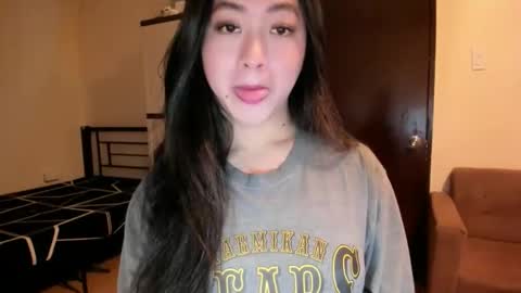 Snapshot of sweetlovepinay04 chatting on 09.18.25 Zoe online show from 09.18.25