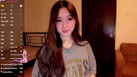 Snapshot of sweetlovepinay04 chatting on 11.10.25 Zoe online show from 11.10.25