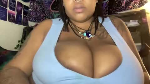 Snapshot of sweetmelonns chatting on 01.06.26 goddessmelodie online show from 01.06.26