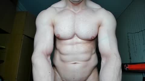 Snapshot of sweetmuscles_boy chatting on 12.27.24 Lorenzo online show from 12.27.24