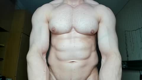 Snapshot of sweetmuscles_boy chatting on 12.30.24 Lorenzo online show from 12.30.24