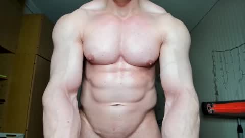 Snapshot of sweetmuscles_boy chatting on 01.08.25 Lorenzo online show from 01.08.25