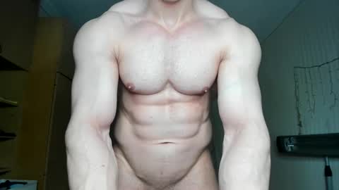 Snapshot of sweetmuscles_boy chatting on 01.15.25 Lorenzo online show from 01.15.25