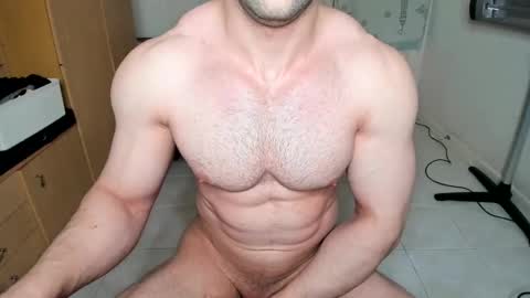 Snapshot of sweetmuscles_boy chatting on 01.28.25 Lorenzo online show from 01.28.25