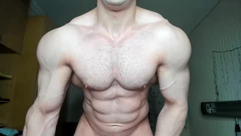 Snapshot of sweetmuscles_boy chatting on 01.30.25 Lorenzo online show from 01.30.25