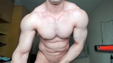 Snapshot of sweetmuscles_boy chatting on 01.31.25 Lorenzo online show from 01.31.25