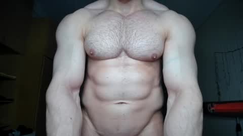 Snapshot of sweetmuscles_boy chatting on 02.05.25 Lorenzo online show from 02.05.25