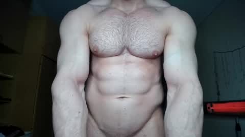 Snapshot of sweetmuscles_boy chatting on 02.08.25 Lorenzo online show from 02.08.25