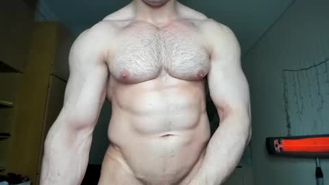 Snapshot of sweetmuscles_boy chatting on 02.10.25 Lorenzo online show from 02.10.25