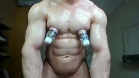 Snapshot of sweetmuscles_boy chatting on 09.20.25 Lorenzo online show from 09.20.25