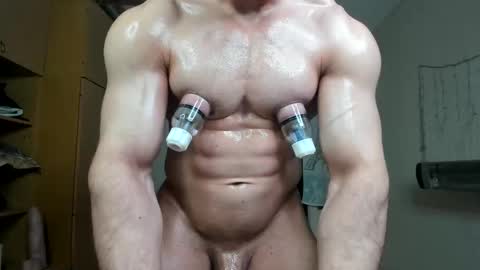 Snapshot of sweetmuscles_boy chatting on 09.25.25 Lorenzo online show from 09.25.25